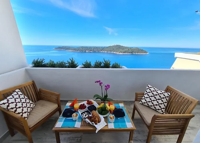 Lacroma Apartment