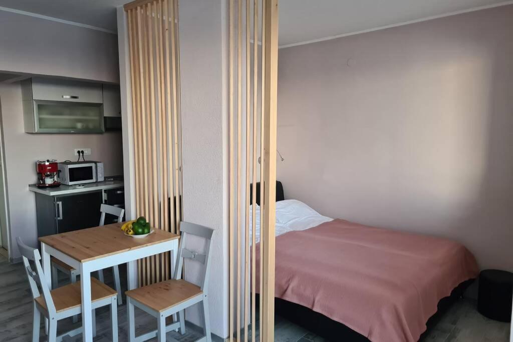Lacroma Apartment